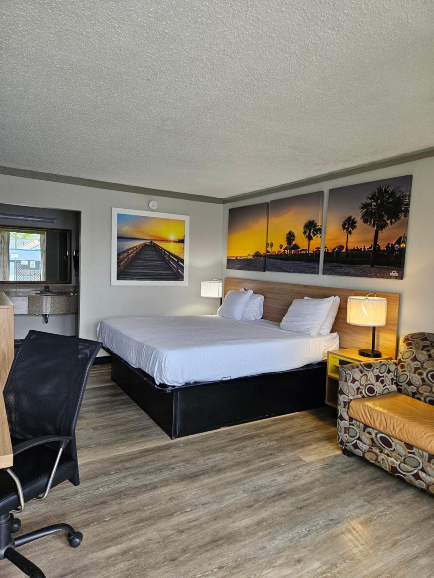 Days Inn By Wyndham Washington Dış mekan fotoğraf