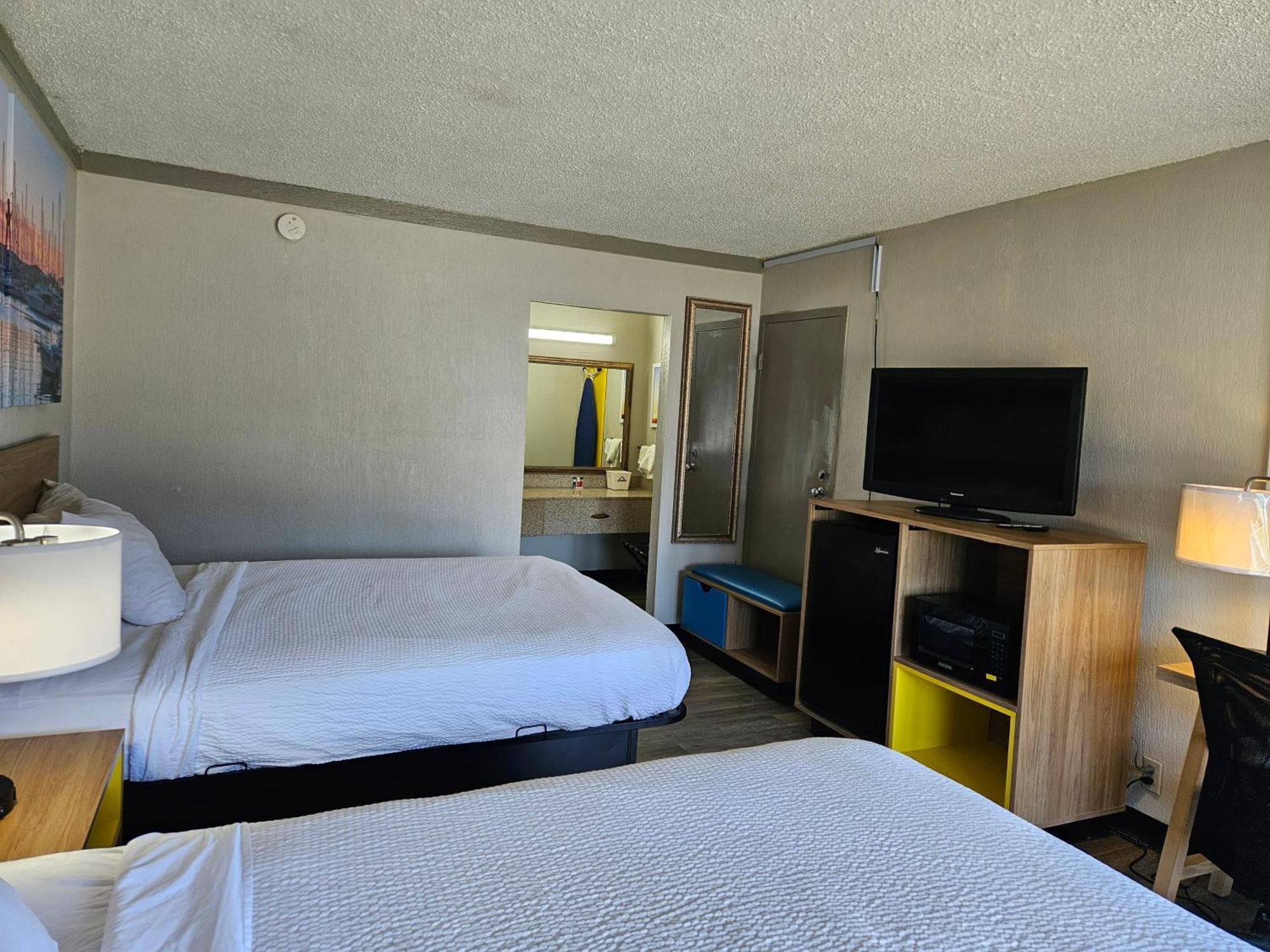 Days Inn By Wyndham Washington Dış mekan fotoğraf