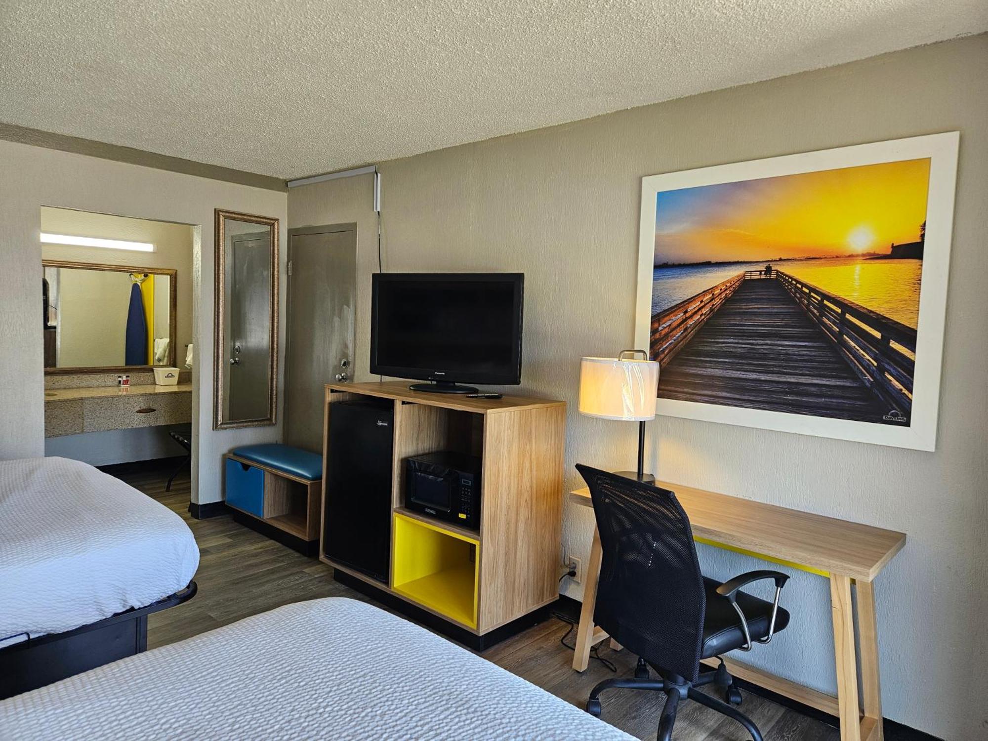 Days Inn By Wyndham Washington Dış mekan fotoğraf